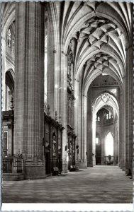 postcard rppc Spain - Segovia - The Cathedral - interior