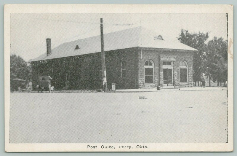 Perry Oklahoma~Post Office~1920s Automobiles B&W Postcard