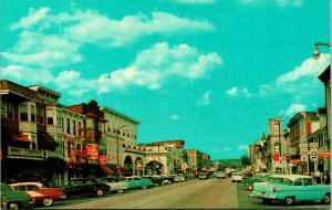 Vtg Postcard 1950s STROUDSBURG PA Cars on Main Street Gateway to the Poconos UNP 