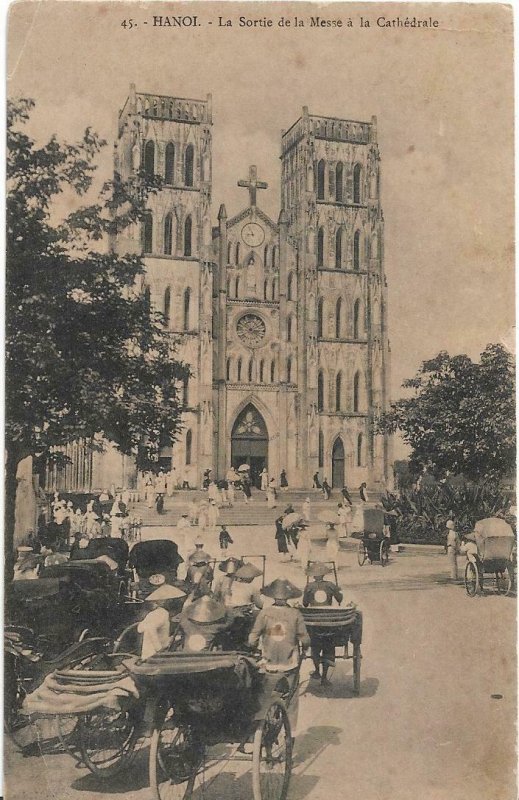 Cochinchine Vietnam Hanoi La Sortie de la Messe á la Cathedrale 05.78 