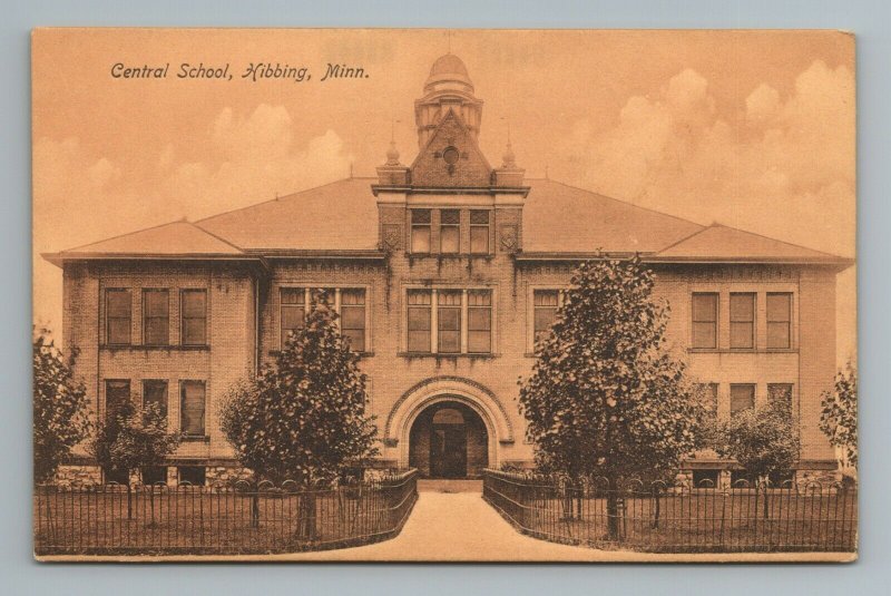 Central School Hibbing Minnesota Bloom Bros Publishing Postcard