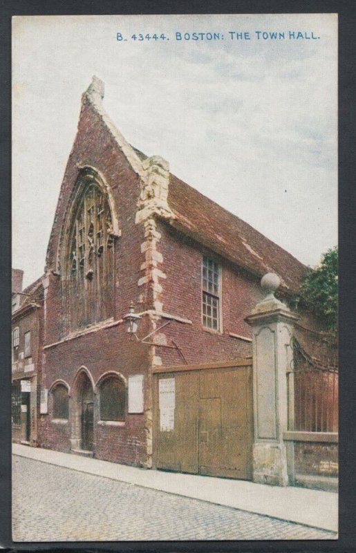 Lincolnshire Postcard - Boston: The Town Hall    T3788