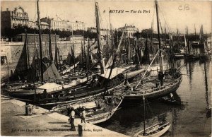 CPA ROYAN Vue du Port (667033)