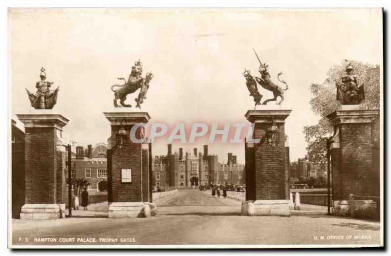 Great Britain Great Britain Old Postcard Hampton court palace gates Trophy