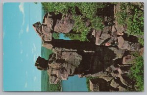 Devil's Lake State Park Wisconsin~The Devil's Gateway~Rock Formation~Vintage PC 