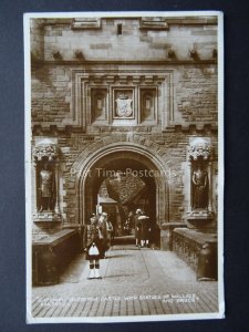 Guard at EDINBURGH CASTLE Statues WALLACE & BRUCE c1929 RP Postcard by Valentine