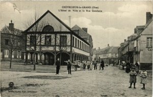 CPA CREVECOEUR-le-GRAND L'Hotel de Ville et la Rue Gambetta (259729)