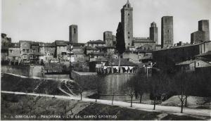 Italy s. gimignano visto del campo sportivo 01.21