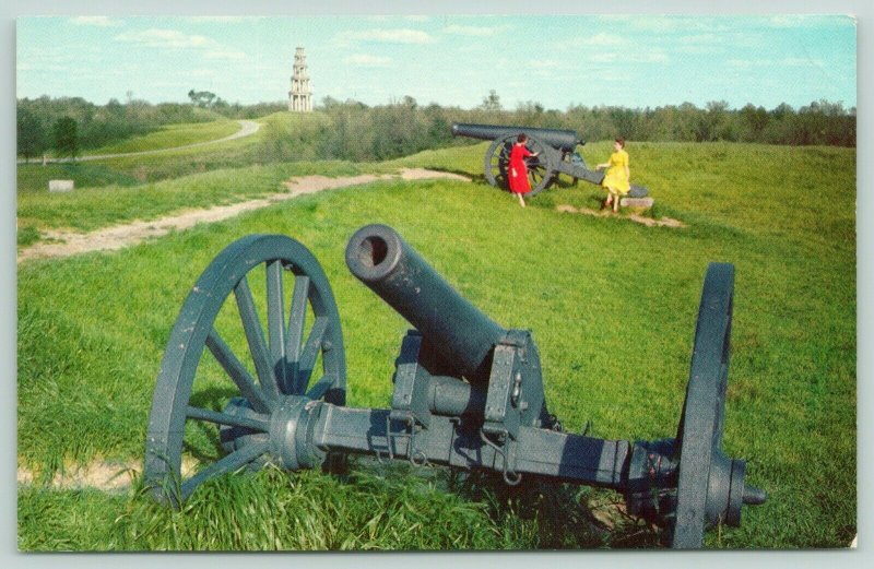Fort Hill Mississippi~Vicksburg National Military Park~Cannons~Tourists~