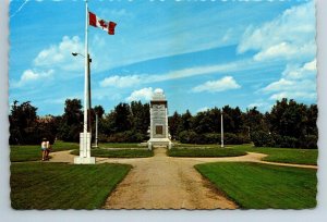 Cenotaph, Memorial Park, Swift Current, Saskatchewan, Chrome Postcard