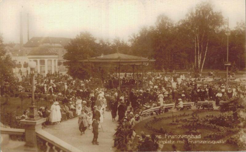 Czech Republic Franzensbad Kurplatz mit Franzensquelle 02.58