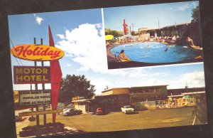 YAKIMA WASHINGTON HOLIDAY MOTOR MOTEL SWIMMING POOL OLD CARS POSTCARD