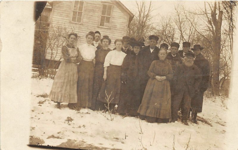 H84/ Elk Point South Dakota Postcard RPPC c1910 Family Gathering Home 153