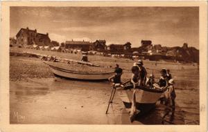 CPA QUIBERVILLE-sur-MER Une bonne peche (348811)