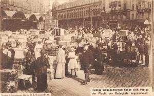 BG19857 riesige gepackmengen haben flucht der badegaste germany berlin