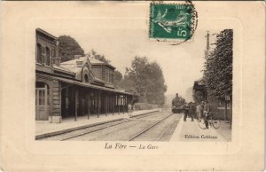 CPA FERE-EN-TARDENOIS La Gare (156034)