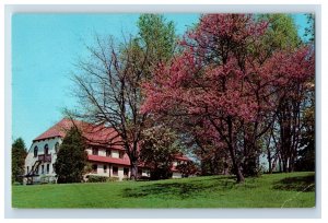 Vintage Potawatomi Inn Pokagon State Park. Postcard F144E