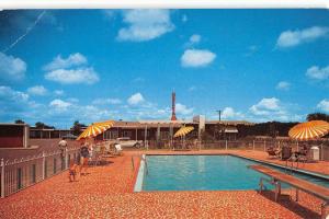 Meridian Mississippi Nelva Courts Pool View Vintage Postcard K38899