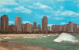 Postcard United States Chicago Illinois Oak Street beach Gold Coast