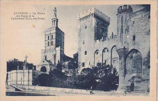 France Avignon Le Palais des Papes et la Cathedrale Notre-Dame des Doms