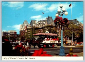 Empress Hotel Hanging Baskets Tally-Ho Carriage Tours Victoria BC 1986 Postcard