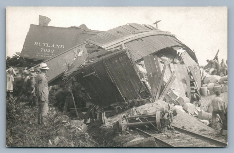 RUTLAND RAILROAD TRAIN WRECK ANTIQUE REAL PHOTO POSTCARD RPPC railway railroad