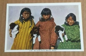   VINTAGE UNUSED LINEN POSTCARD 6 LITTLE ARCTIC NATIVES ALASKA