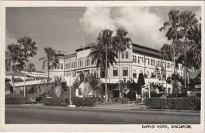 PC SINGAPORE, RAFFLES HOTEL, Vintage REAL PHOTO Postcard (B42278)