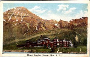 Postcard BUILDING SCENE Field British Columbia BC AN8914