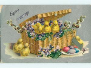 Surface Wear D-Back easter tuck CHICKS IN COVERED BASKET WITH FLOWERS r3545