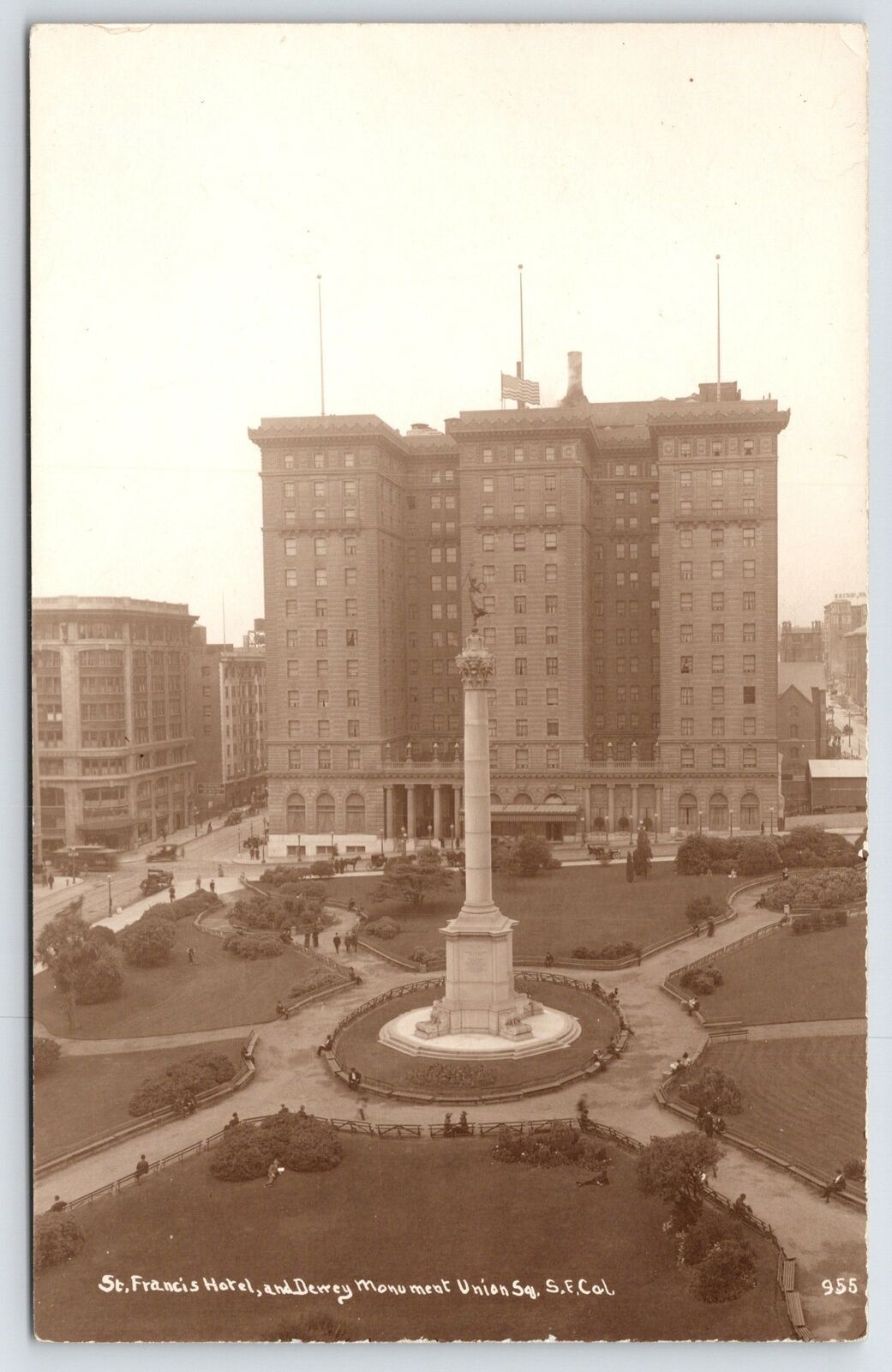 San Francisco - Union Square: Dewey Monument and St. Franc…