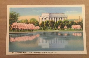 .01 LINEN POSTCARD - LINCOLN MEMORIAL NEAR POTOMAC RIVER, WASHINGTON, D.C.