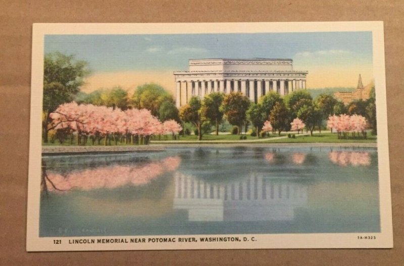 .01 LINEN POSTCARD - LINCOLN MEMORIAL NEAR POTOMAC RIVER, WASHINGTON, D.C.