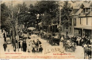 CPA LUCHON Defile des Voitures sur l'Allée d'Etigny avant la Bataille (612033)