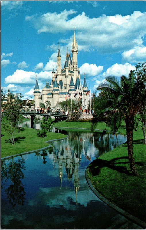 Vtg Walt Disney World Cinderella Castle Magic Kingdom Orlando FL Postcard