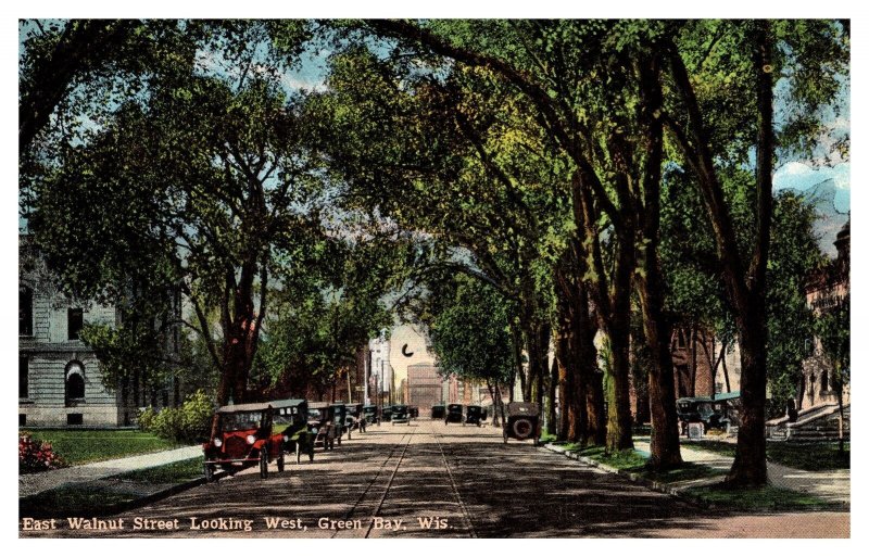 Postcard WI Green Bay - East Walnut Street Looking West