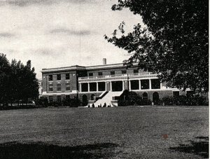 1930s CHICKASHA OKLAHOMA COLLEGE FOR WOMEN NELLIE SPARKS HALL POSTCARD 44-88