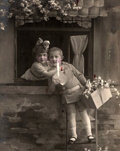 c1910 CUTE CHILDREN STUDIO PROP FLORAL WINDOW LADDER PHOTO RPPC POSTCARD P1339