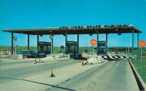 USA New York State Thruway Toll Gate At Utica New York Chrome Postcard 08.43