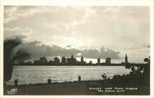 Miami Florida Beautiful sunset Simpson #2841940s RPPC Photo Postcard 21-8820
