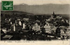 CPA TARBES Vue générale et les Pyrénées (414817)