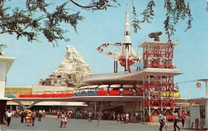 DISNEYLAND Matterhorn Rocket Jets TOMORROWLAND Peoplemover 1969 Vintage Postcard