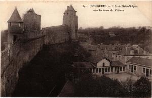 CPA FOUGERES - L'École St-Asulpice sous les tours du Chateau (298216)