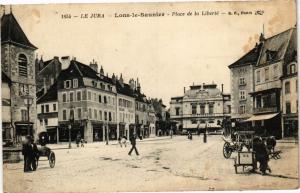 CPA LONS-le-SAUNIER - Place de la Liberte (211930)