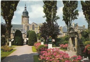 France Postcard - Lamballe - St-Jean's Church Seen from The Public Square AB1456