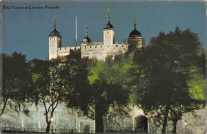 B97309 the tower of london  floodlit  uk