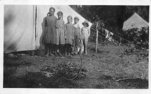 RPPC 5 CHILDREN TENT THATCHER'S CAMP NEW YORK REAL PHOTO POSTCARD (1914)