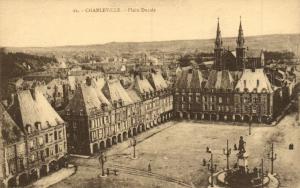 CPA CHARLEVILLE - Place Ducale (173902)