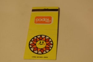 Topco Association Inc. Skokie Sun Yellow 20 Strike Matchbook Cover