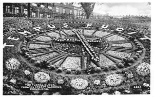 Floral Clock, Princes Street Gardens Edinburgh, Scotland Unused real photo